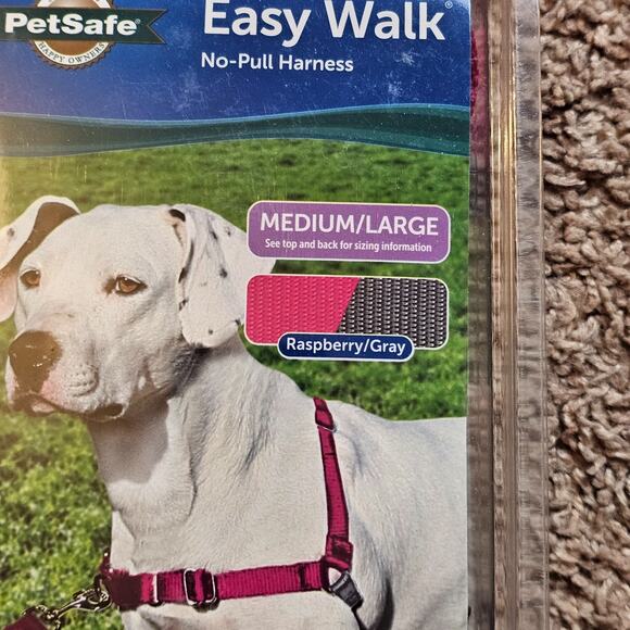 PetSafe Easy Walk No Pull Dog Harness Rasberry/Gray Size Med/Large 40 to 65 lbs - Picture 2 of 9